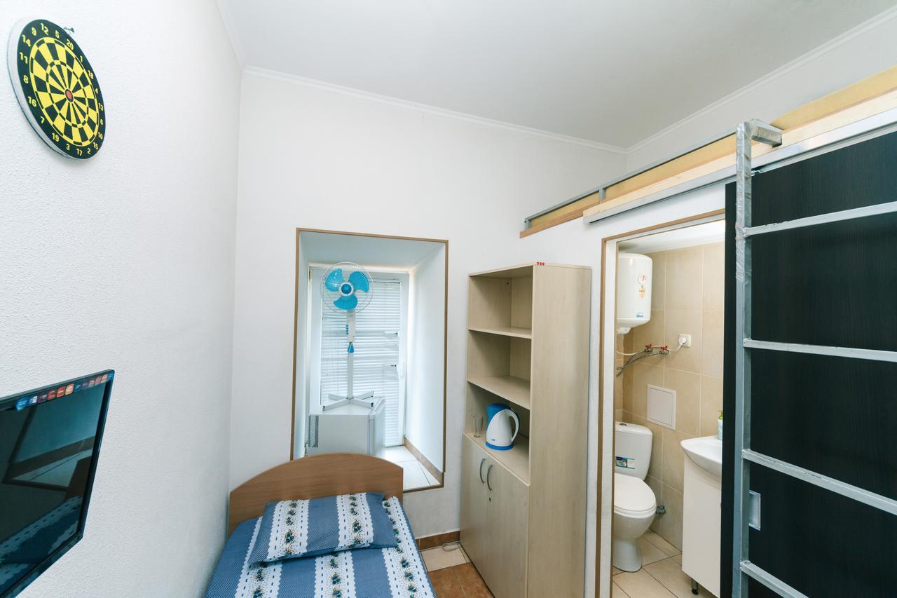 Small Room Near Independence Square Kijów Zewnętrze zdjęcie