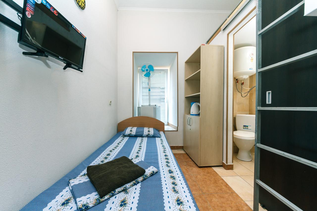 Small Room Near Independence Square Kijów Zewnętrze zdjęcie